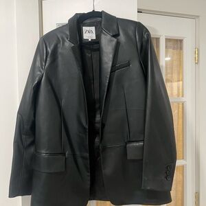 Zara Faux Leather Oversized
Blazer (Black, Size Small)